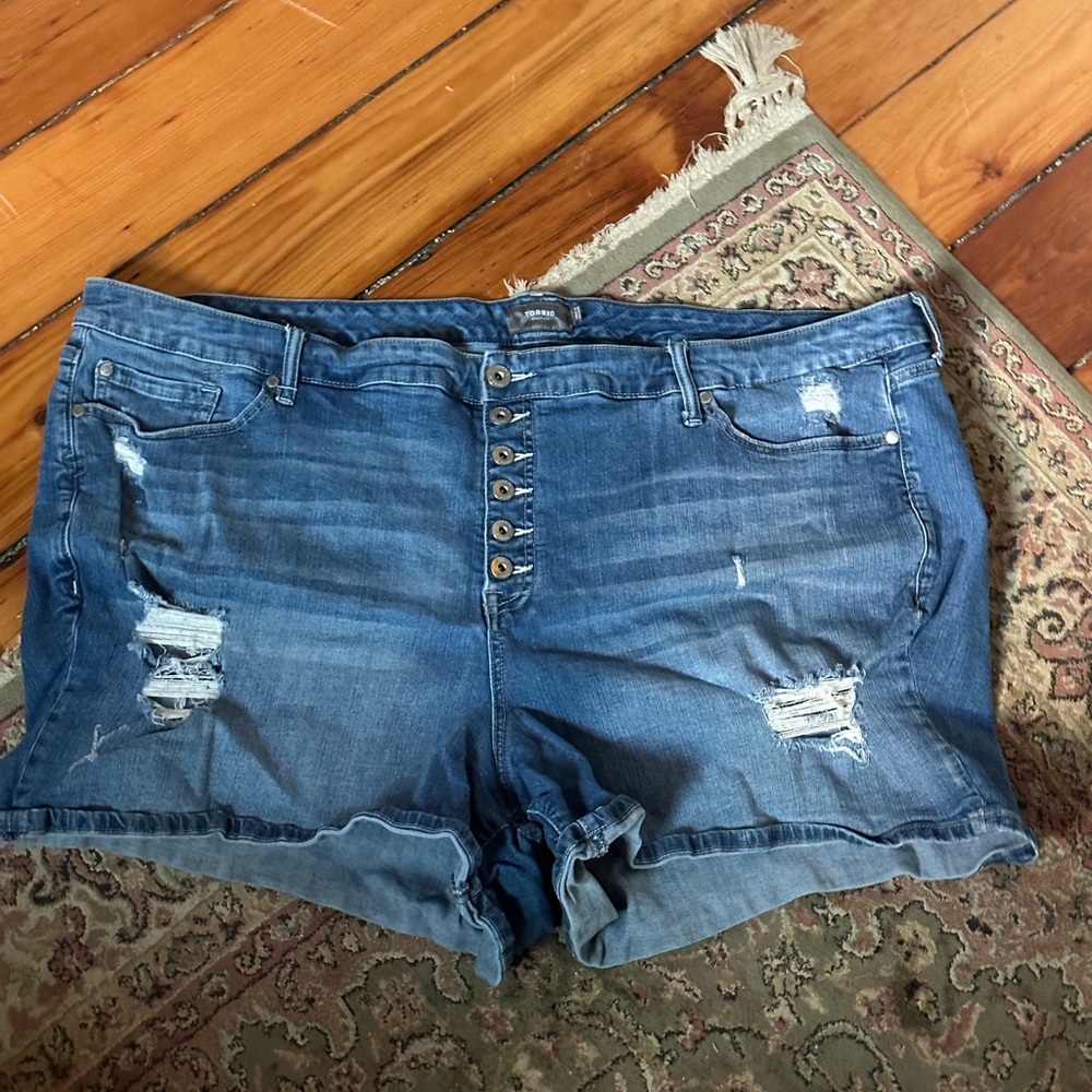 Torrid Vintage Stretch Mid Rise Short